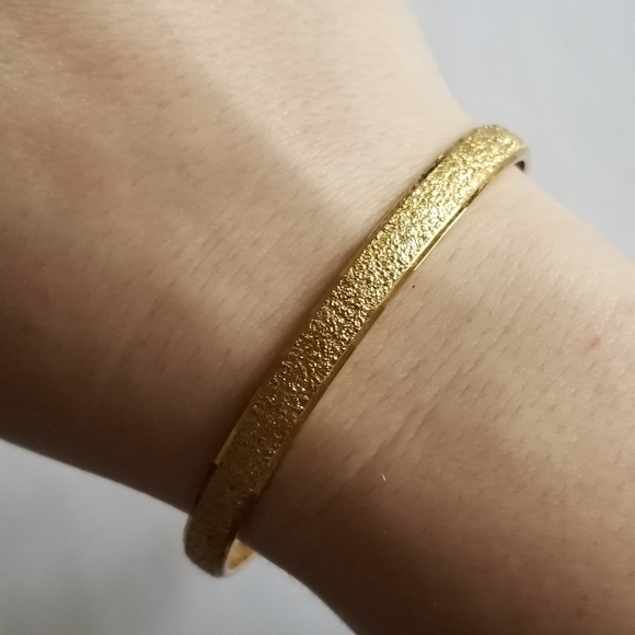 Vintage Monet bracelet gold tone bangle textured beveled - Picture 2 of 9